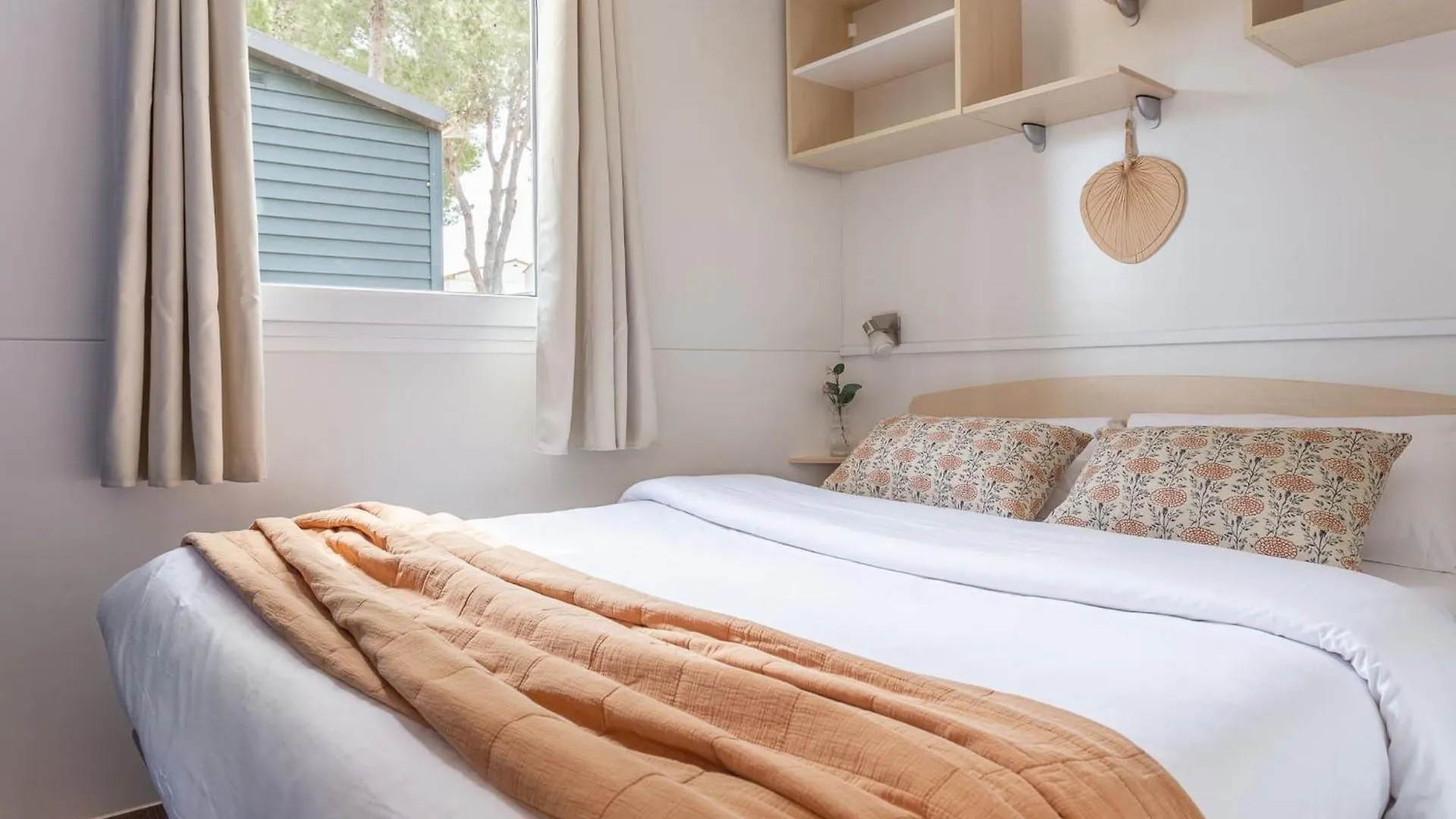 بيت للعطل Bungalows Tia Polly & Indiana Jones & Yoko Ono L' Escala إسبانيا